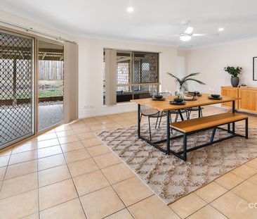 LARGE 4 BEDROOM FAMILY HOME WITH OPEN KITCHEN LIVING DINING THAT OP... - Photo 3