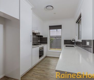 Modern Home in Magnolia Estate - Photo 3
