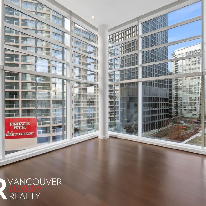 Condo in Downtown Vancouver, BC - Photo 1
