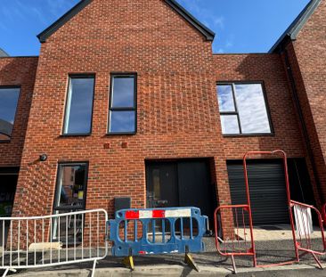 Red Hand Close, Burton upon Trent, Staffordshire, DE14 1FB - Photo 6