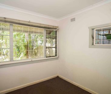 Leafy Retreat in Asquith – Bright, Private & Conveniently Located! - Photo 3