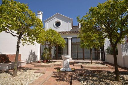 House in Guadalmina Baja, Costa del Sol - Photo 4
