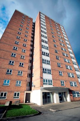 2 Bed Flat, City View, M7 - Photo 1