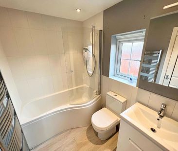 4 bedroom detached house to rent - Photo 2