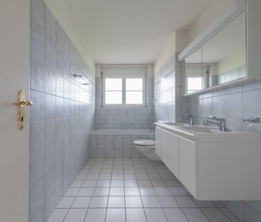 Ankommen, wohlfühlen, zuhause sein – 4.5 Zimmer mit Cheminée & Balkon - Photo 3