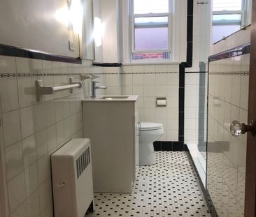 For Lease - 1 Ash Crescent Unit# Main Fl, Toronto, Ontario - Photo 2