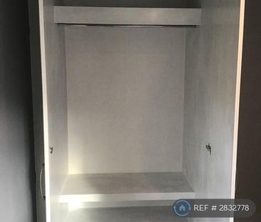 2 bedroom end of terrace house to rent - Photo 5