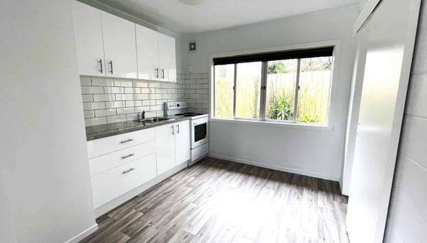 3 Bedrooms with 1 Bathroom - Photo 1