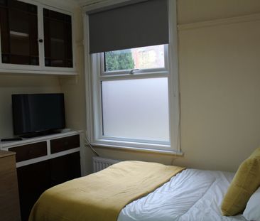 Room in a Shared House, Cambridge St, LU1 - Photo 2