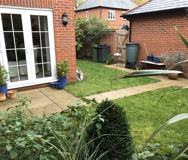 3 bedroom semi-detached house to rent - Photo 6