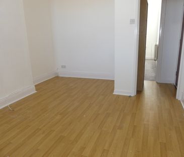 Sherbourne Road flat 4 - Photo 6