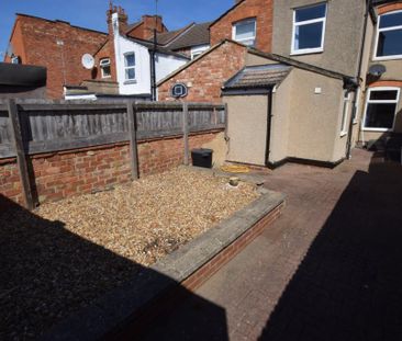 4 bedroom terraced house to rent - Photo 4