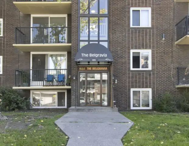 Stunning 2-bedroom 1-bathroom by Chinook Mall | 201 - 635 57 Avenue Southwest, Calgary - Photo 1