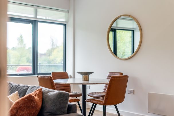 Lakeside Close, Staines Upon Thames - Photo 1