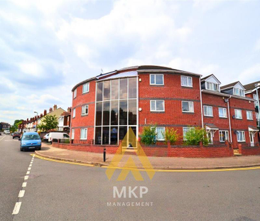 4 bedroom flat to rent - Photo 1