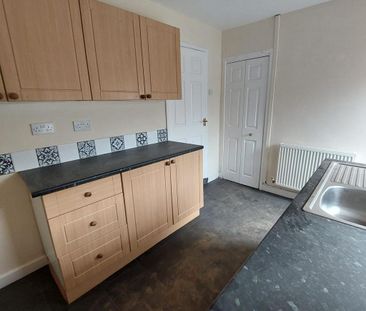 2 bedroom terraced house to rent - Photo 4