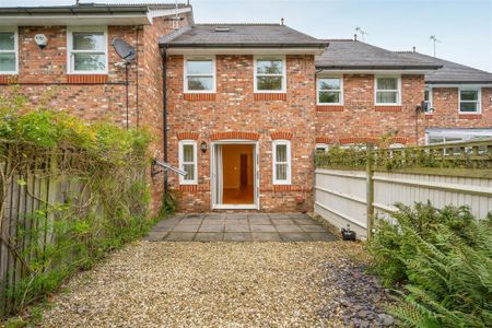 3 bedroom terraced house to rent - Photo 5