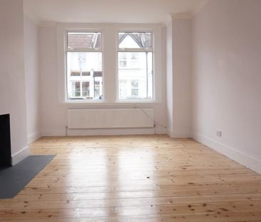 3 Bed Terraced House, Cumberland Road, SE25 - Photo 1