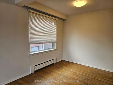 For Lease - 423 Pharmacy Avenue Unit# 3, Toronto, Ontario - Photo 3