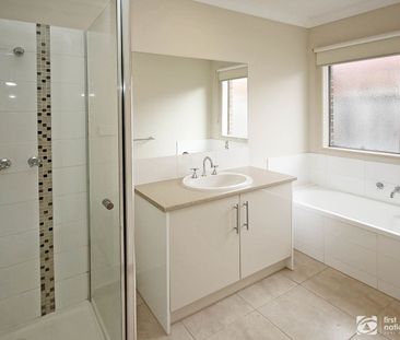 Stunning 5-Bedroom Family Home - Photo 1