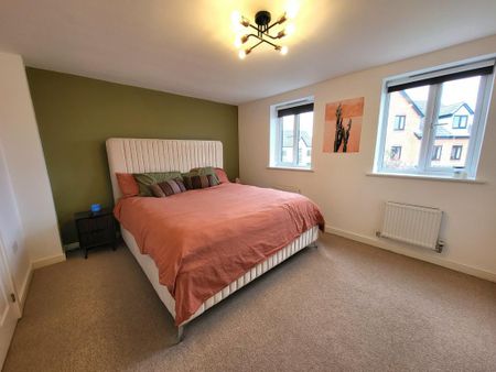 4 bedroom semi-detached house to rent - Photo 3