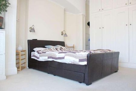 High Road, Harrow Weald, HA3 - Photo 5