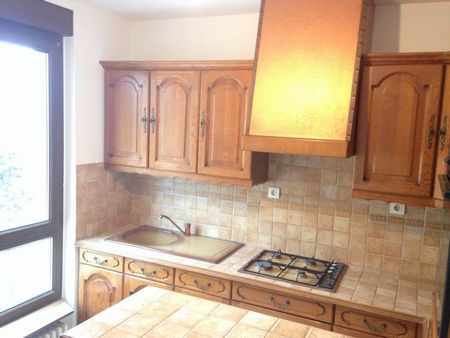 Location Appartement 4 pièces 68m² SARREGUEMINES 57200 - Photo 5