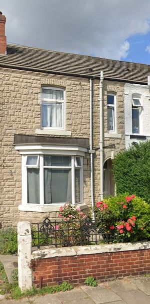 Oakwood Road East - Photo 2