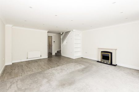 Horn Book, Saffron Walden - Photo 3