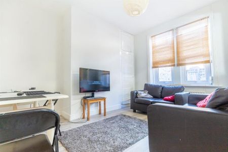 4 bedroom terraced house to rent - Photo 2