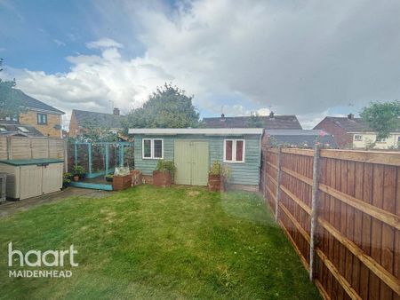 3 bedroom semi-detached house to rent - Photo 3