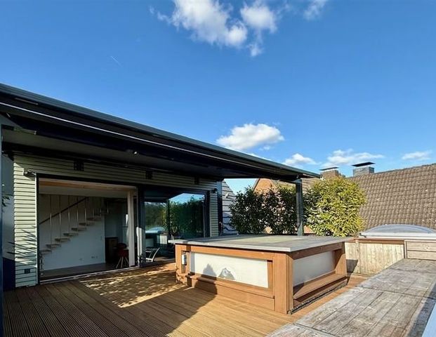 Neubaugleiche, hochwertige Maisonette-Wohnung mit Terrasse und AuÃenstellplatz // Kiel-Russee - Foto 1