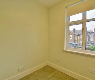 4 bedroom semi-detached house to rent - Photo 5