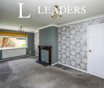 3 bedroom semi-detached house to rent - Photo 2