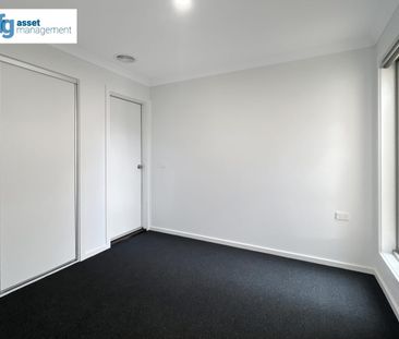 Brand New Modern 4-Bedroom Be The First Ever Tenant! - Photo 2