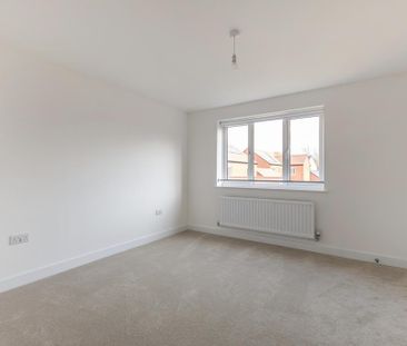 3 bedroom terraced house to rent - Photo 2