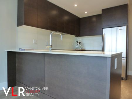 Condo in North Vancouver, BC - Photo 4