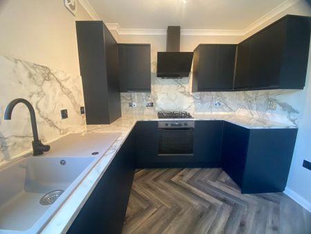 2 bedroom terraced house to rent - Photo 3