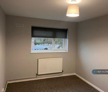 3 bedroom flat to rent - Photo 4