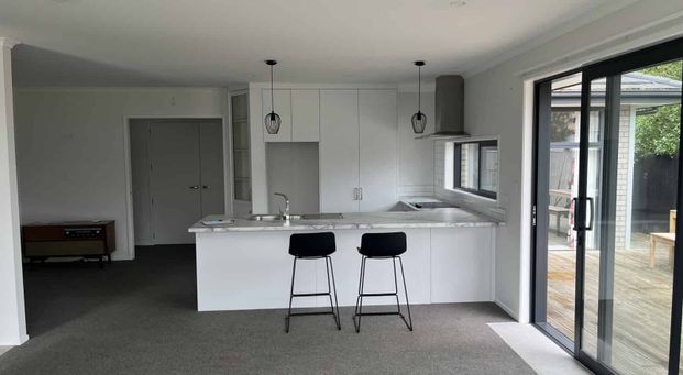 THREE BEDROOM - MILSON - Photo 1