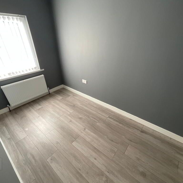 2 Dhu Varren Crescent, Belfast, BT13 3FL - Photo 1