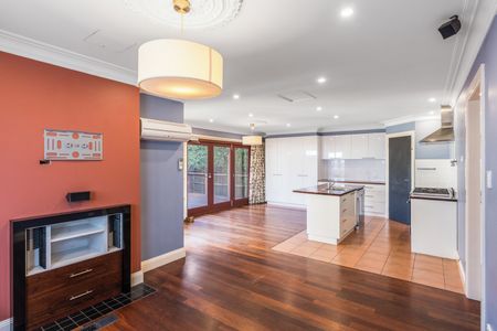 Charming Living in Prime South Geelong Location - Photo 4
