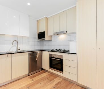 10/200 Bay Street, Port Melbourne VIC 3207 - Apartment For Rent | D... - Photo 6