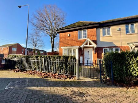 3 bedroom End Terraced House to let - Photo 5