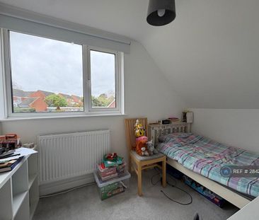 3 bedroom semi-detached house to rent - Photo 4