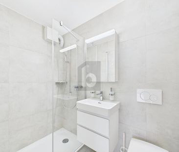 COMPLETELY RENOVATED WITH SUNNY BALCONY - Photo 2