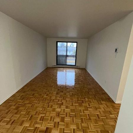 2 CH - 1 SDB - Laval - $1,300 /mo - Photo 4