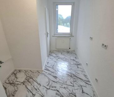 Freundliche, frisch renovierte 3-Zi.-Whg., sehr grüne Umgebung - Photo 1