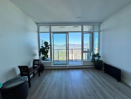 13350 Central Avenue #3204, Surrey, BC V3T0S1 - Photo 2