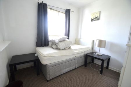 5 bedroom Semi-detached house to rent - Photo 4